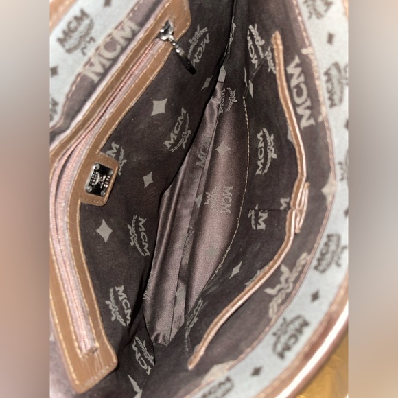 Authentic MCM Visetos Medium Messenger Bag - Picture 12 of 13